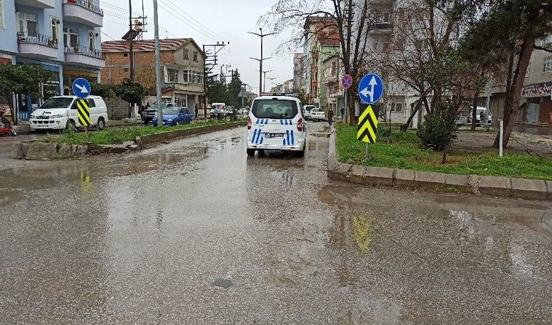 Yaşlı çifte çarpan sürücü kaçtı
 - Samsun’un Bafra ilçesinde yaşlı çifte çarparak yaralanmasına yol açan sürücü kayıplara karıştı.