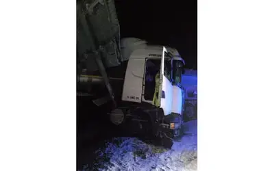 Kardan kayan tır makaslama yaptı: 1 yaralı
