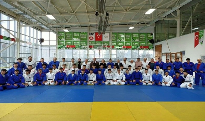 Görme Engelli Judo MilliTakımı Samsun’da kampa girdi - 2021 Tokyo Paralimpik Oyunları’na katılacak olan Görme Engelliler Judo Milli Takımı Samsun’da çalışmalarına başladı.
