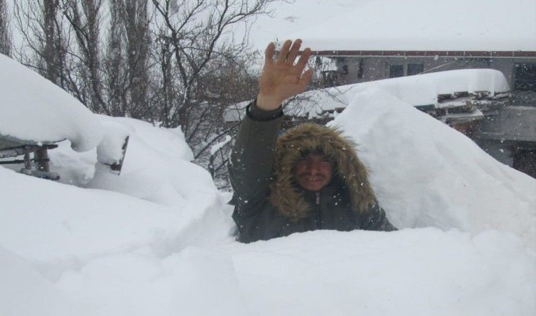 Alaçam’ın yüksek kesimlerinde hayat felç
 - Samsun’un Alaçam ilçesinin yüksek mahallelerinde kar kalınlığının 1 metreyi bulması dolayısıyla hayat felç oldu.
