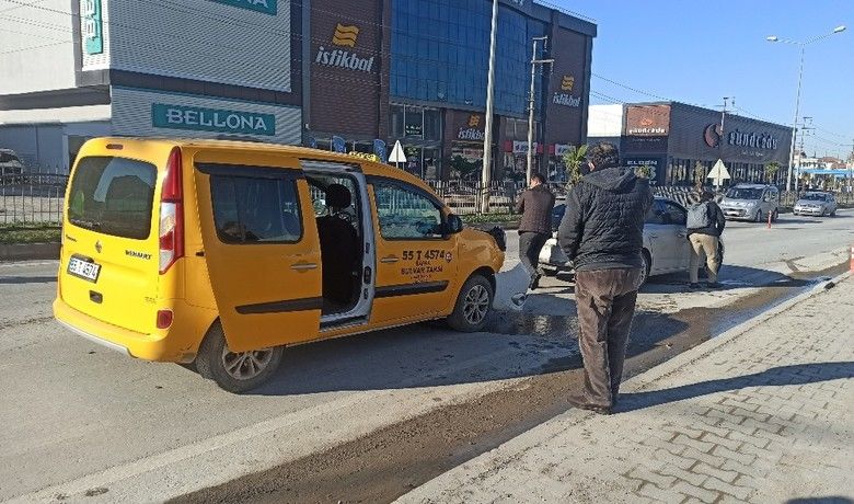 Bafra’da zincirleme kaza: 1 yaralı
 - Samsun’un Bafra ilçesinde 3 aracın karıştığı zincirleme trafik kazasında 1 kişi yaralandı.
