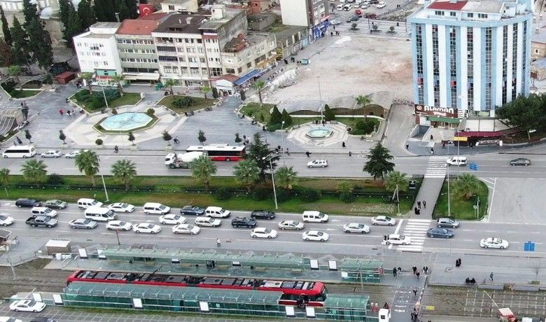 Trafikte ‘yapay zeka’ dönemi
 - Samsun Büyükşehir Belediyesi, akıllı şehir teknolojilerini altyapıdan üst yapıya kadar tüm yatırımlarda uygulamaya başladı. Bu kapsamda Akıllı Şehir Trafik Güvenliği Projesi’ne start veriliyor. Başkan Mustafa Demir, “Ülkemizin metropol şehirlerinde görülen bu sistemi vatandaşlarımızın hizmetine sunacak olmanın heyecanı içindeyiz” dedi.