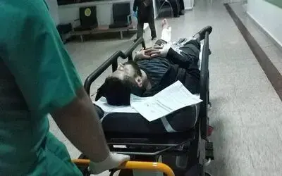 Kafede silahlı saldırıda yaralandı, polis çilingir yardımıyla kapıyı açınca olay ortaya çıktı
