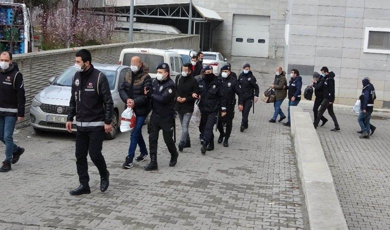 Suç örgütü operasyonundan 8kişi adliyeye sevk edildi