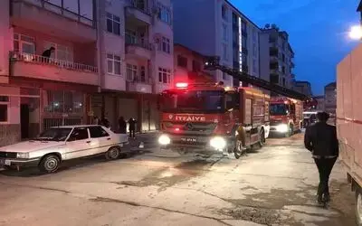 Bafra'da 3 Katlı Metruk Binada Yangın