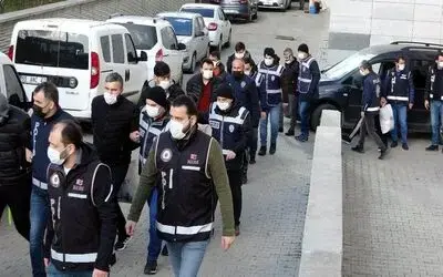 Suç örgütü operasyonu: Emniyet müdür yardımcısının da bulunduğu 13 kişi adliyede

