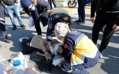 Kamyonetin çarptığı kadın yaralandı
