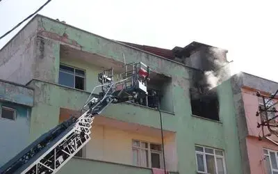 Samsun’da 4 katlı apartmanda yangın paniği
