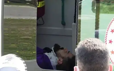 Motosikletle otomobil çarpıştı: 1 ağır yaralı

