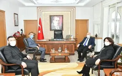 Vali Dağlı: "Eş-dost, akraba, hasta, taziye vb. ziyaretler bir süre daha ertelensin"
