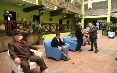 Kırmızı şehrin ‘mavi’ huzurevi
