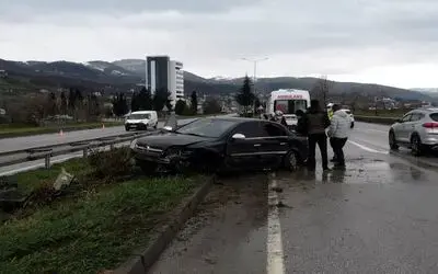 Samsun’da otomobil bariye çarptı: 1 yaralı
