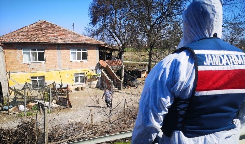 Jandarmadan kırsal mahallelerde salgın denetimi
 - Samsun’un Alaçam ilçesinde Jandarma Komutanlığı ekipleri, artan vakalar nedeniyle ilçeye bağlı kırsal mahallelerde denetimlerini sürdürerek, anonsla vatandaşları uyarıyor.