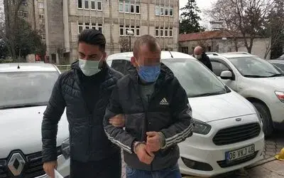 Araçta uyurken uyuşturucuyla yakalandı
