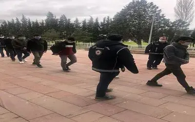 Kaçak yollarla Türkiye’ye giren 12 Afgan Samsun’da yakalandı
