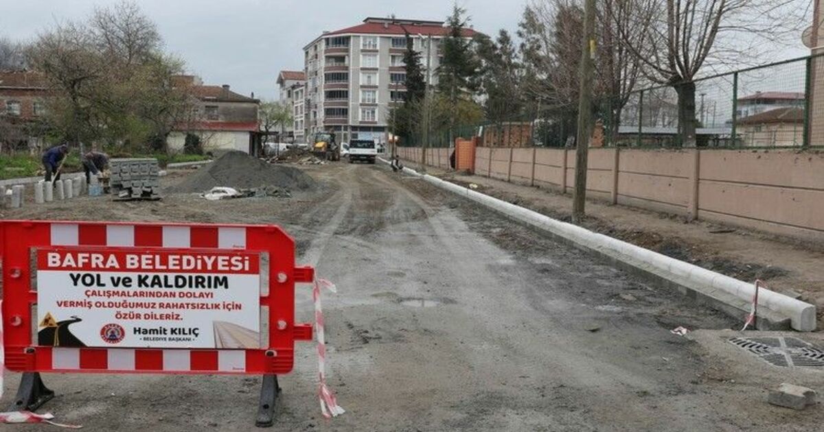 Bafra Belediyesinin kaldırım ve yol çalışmaları devam ediyor