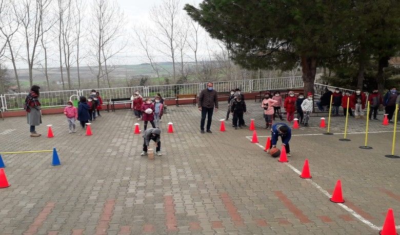 Alaçam’da okullarda spor şenliği
 - Samsun Alaçam Etyemez İlk-Ortaokulu’nda Samsun Okul Sporları Tertip Komitesi tarafından hazırlanan "Okulda Spor Şenliği" yapıldı.