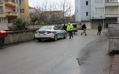 Sollama Yapan Motosikletli Kuryeye Otomobil Çarptı: 1 Yaralı