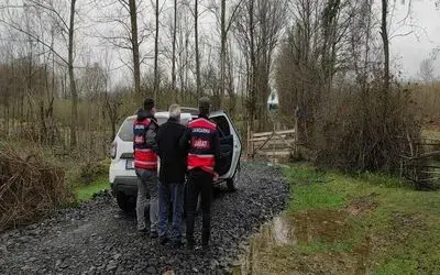 Hapis cezası bulunan 3 şahıs yakalandı.

