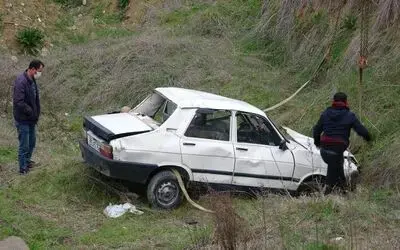 Samsun’da otomobil uçuruma yuvarlandı: 2 yaralı
