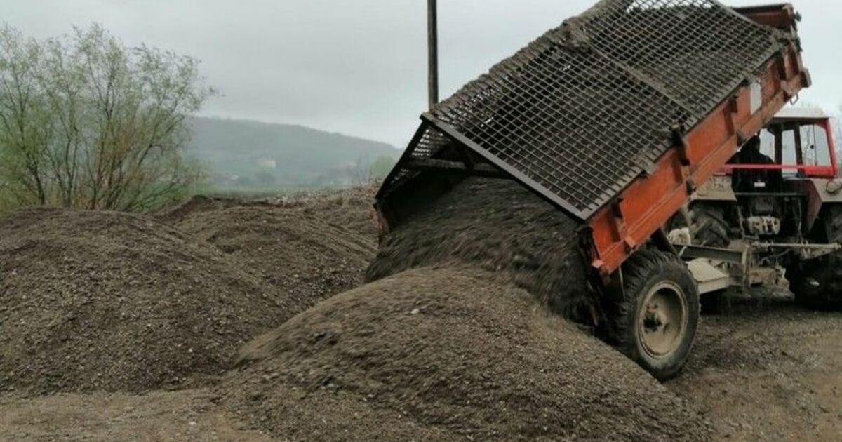 Irmak yatağından kaçak kum alan şahsa suçüstü
