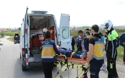 Otomobil yayaya çarptı: 1 yaralı
