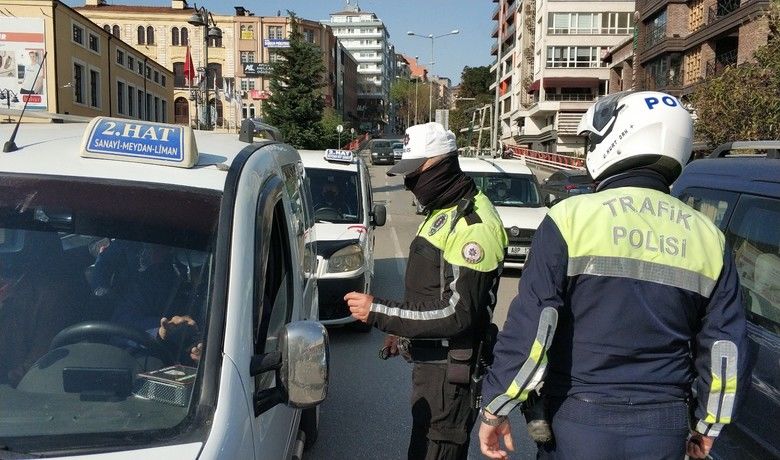 Trafik ekiplerinden fazla yolcu denetimi
 - Samsun’da trafik ekipleri toplu taşıma araçlarında korona virüsten dolayı fazla yolcu denetimi yaptı.