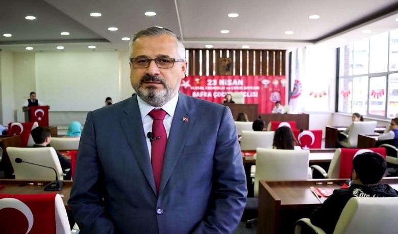 Bafra Belediyesinden 23 Nisan Kutlaması:Geçen yıl balkonlarda, bu yıl mecliste