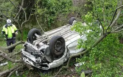 Samsun’da şarampole yuvarlanan araçtaki aileyi ölümden incir ağacı kurtardı
