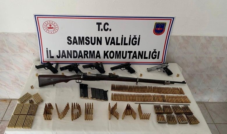 Bafra'da Cephanelikle yakalananşahıs serbest kaldı - Samsun’un Bafra ilçesinde evinden ve işyerinden cephanelik çıkan şahıs adlı kontrol şartıyla serbest kaldı.