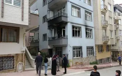 Yanan evini bırakıp "Ben yakmadım" diyerek kaçtı

