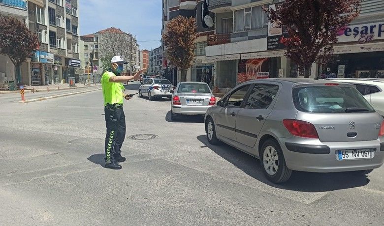 Bafra’da şehir merkezinde denetimler sıklaştı
 - Samsun’un Bafra ilçesinde tam kapanmanın ilk gününde itibaren bir çok noktasında denetim gerçekleştiriliyor.