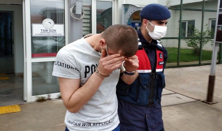 Cezaevinden izinli çıkan şahısuyuşturucu ticaretinden gözaltına alındı - Samsun’da cezaevinden izinli çıktığı öğrenilen bir kişi jandarmanın takibi sonucu uyuşturucu ticaretinden gözaltına alındı.