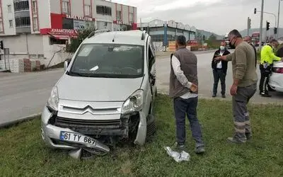 Samsun’da tır hafif ticari araca çarptı: 2 yaralı

