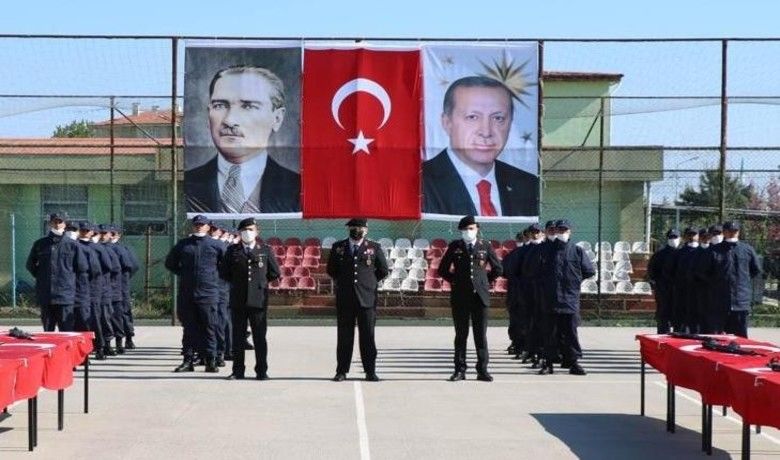 Pandemi gölgesinde acemi erler yemin etti
 - Samsun Bafra Cezaevi Bölük Komutanlığı’nda düzenlenen törende 2001/2-1 tertip acemi erler yemin etti.