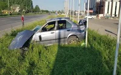 Kontrolden çıkan otomobil karşı şeritteki kamyonete çarptı: 2 yaralı
