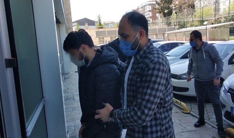 Samsun’da uyuşturucu ticaretindenkardeşlerden biri tutuklandı - Samsun’da uyuşturucu ticaretinden gözaltına alınan 2 kardeşten biri çıkarıldığı mahkemece tutuklanırken, diğeri adli kontrol şartıyla serbest bırakıldı.