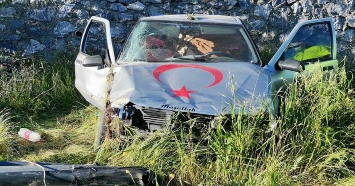 Otomobil 6 metre yükseklikten araziye uçtu: 1 yaralı
