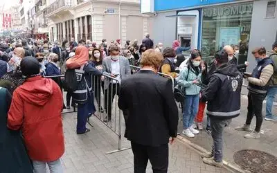 Samsun’da tam kapanmanın bitmesiyle cadde ve sokaklar hareketlendi
