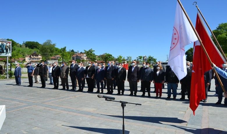 Alaçam’da 19 Mayıs kutlaması
 - Samsun’un Alaçam ilçesinde 19 Mayıs Atatürk’ü Anma, Gençlik ve Spor Bayramı dolayısıyla Atatürk Anıtı’na çelenk sunuldu.
