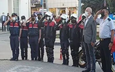 Bafra’da 19.19’da hep bir ağızdan İstiklal Marşı okundu