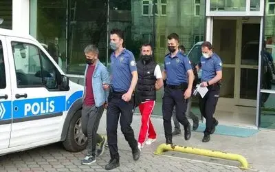 Eve polis gibi gelip 2.5 saat işkence yapan 3 kardeş tutuklandı
