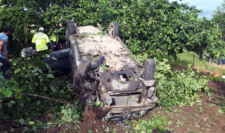 Samsun’da otomobil fındık bahçesinetakla attı: 1 yaralı - Samsun’da otomobilin yoldan çıkıp takla atarak fındık bahçesine yuvarlanması sonucu meydana gelen trafik kazasında 1 kişi yaralandı.