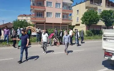 Otomobil bisiklet sürücüsüne çarptı
