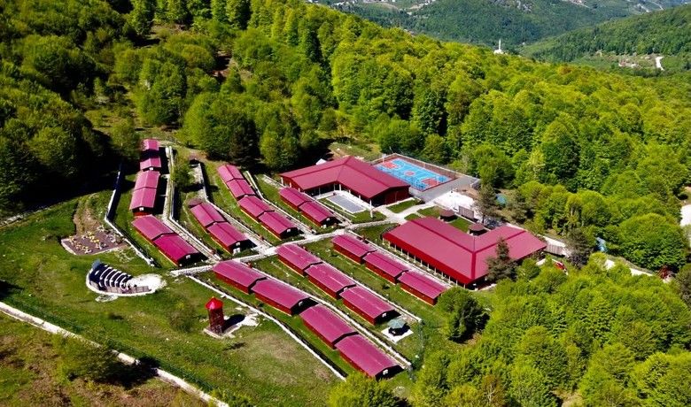 Karadeniz’in en modern ‘doğave izcilik kampı’ kapılarını açıyor - Gençlik ve Spor Bakanlığı tarafından 19 Mayıs ilçesi Nebiyan Yaylası’nda hayata geçirilen Karadeniz’in en modern ‘Doğa ve İzcilik Kampı’ 19 Haziran Cumartesi günü kapılarını gençlere açıyor.