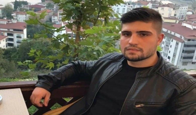 Samsun’da 23 yaşındaki gencin şüpheli ölümü
 - Samsun’da arkadaşının evinde rahatsızlanan 23 yaşındaki genç kaldırıldığı hastane hayatını kaybetti.