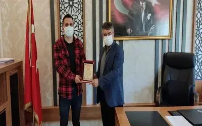 Gencin hareketi takdir topladı
