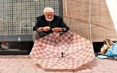 92’lik şemsiye tamircisi
