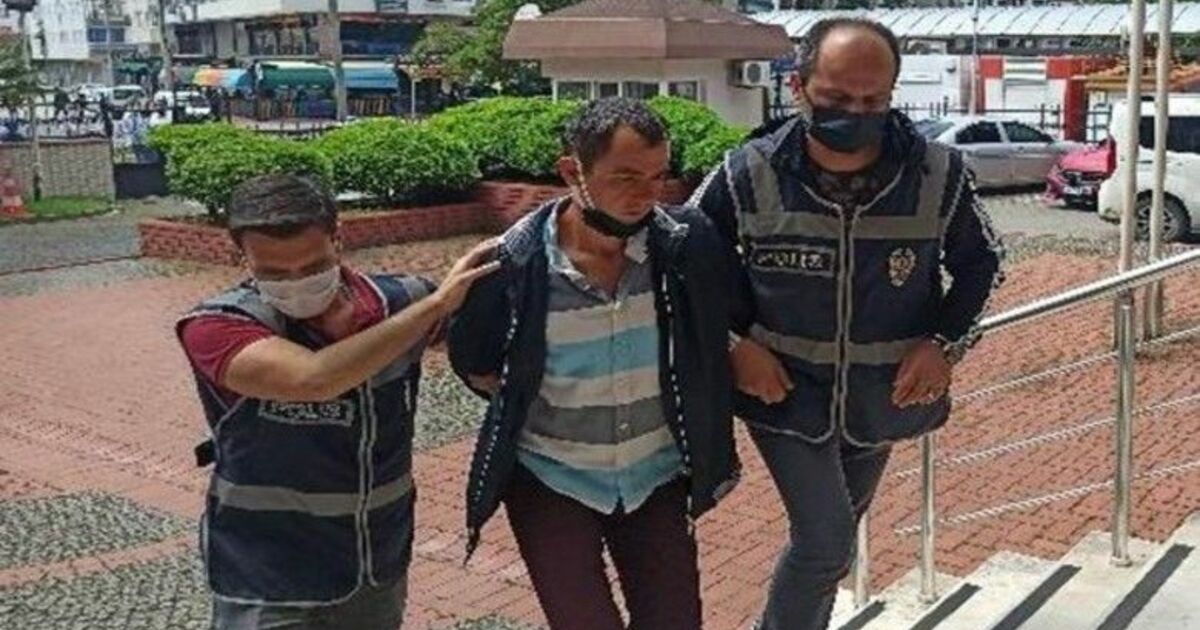Eşini 25 bıçak darbesiyle öldüren şahıs adliyeye sevk edildi
