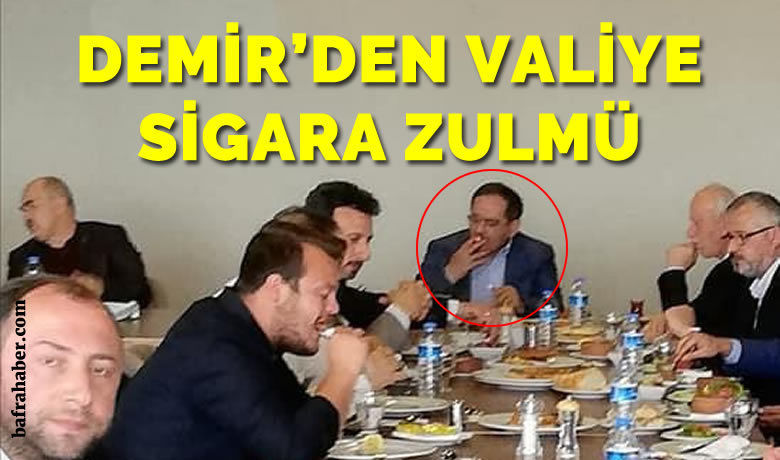 Mustafa Demir Yasağı Tınlamadı! - Samsun Büyükşehir Belediye Başkanı Mustafa Demir cenaze dönüşü kapalı alanda verilen yemekte sigara içti. 